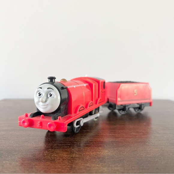 James Trackmaster Motorized Train from Thomas and Friends #5 Needs Batteries - Picture 1 of 6